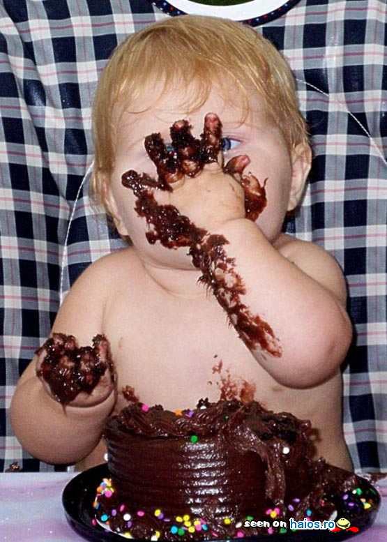 Cum se mananca tortul de ciocolata!