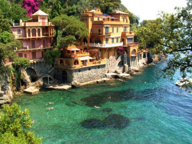 Portofino, Genoa, Italia - cel mai
frumos port la Mediterana