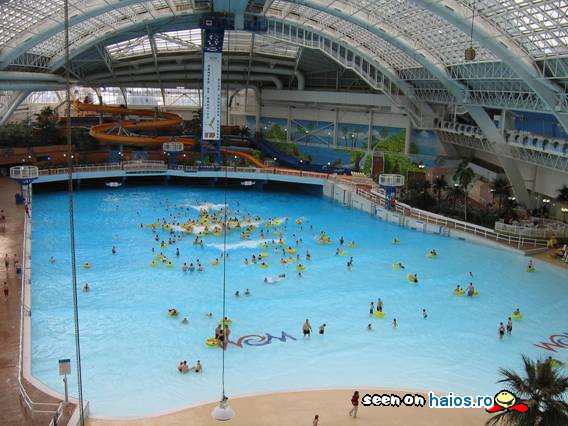 Cea mai mare piscina acoperita din lume