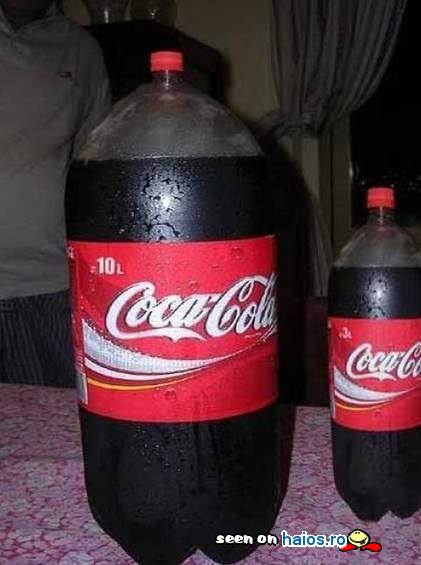Mega sticla de Coca Cola de 10 litri!